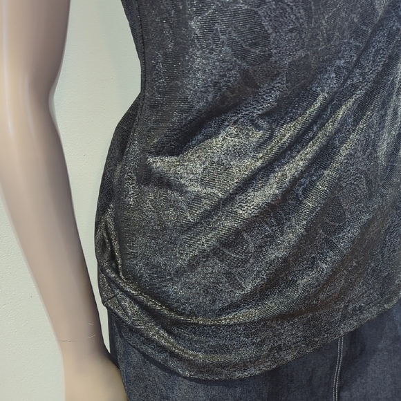 Asymmetrical Silver and Black Tank Top - Picture 5 of 11